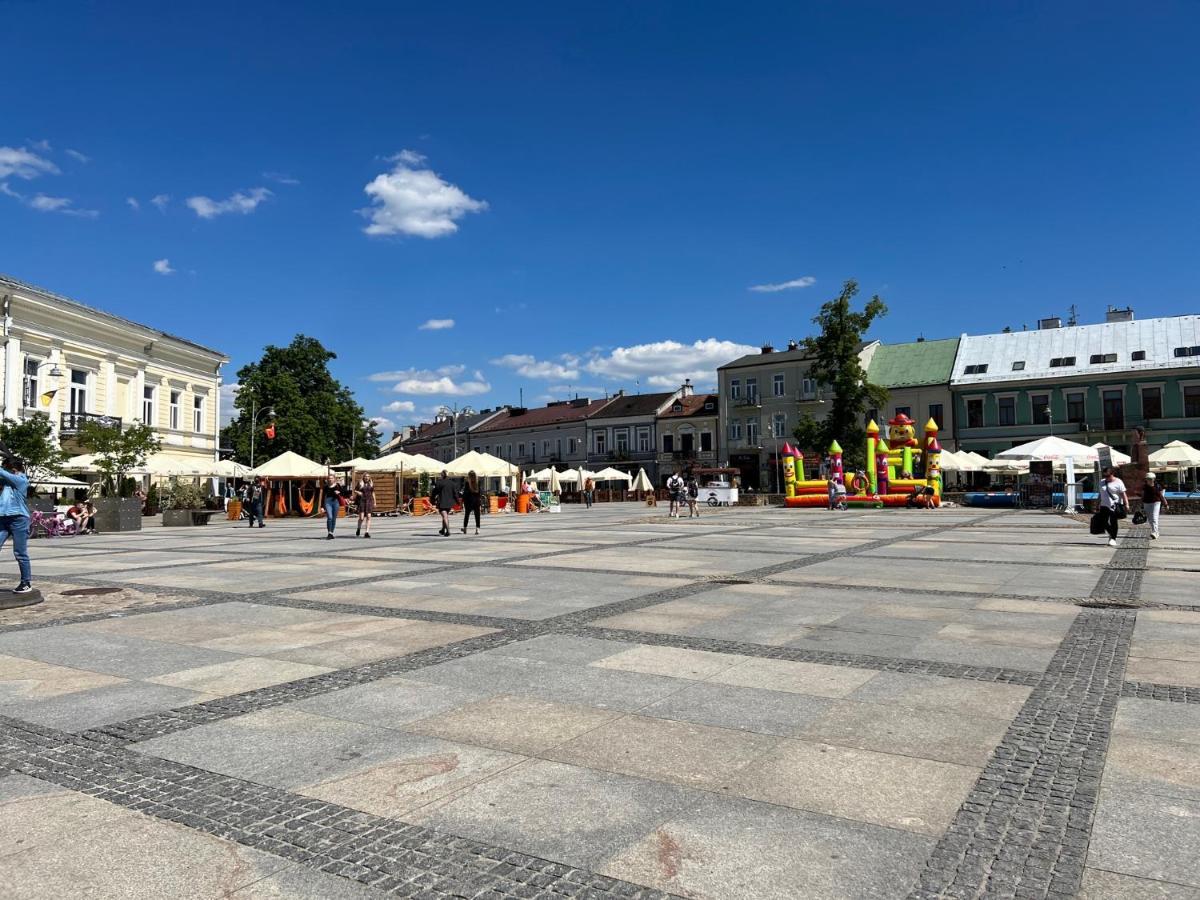 Family & Business Sauna Apartments Rynek Centrum Downtown - 2 Bedroom With Private Sauna, Balcony, Parking Kielce Exterior foto