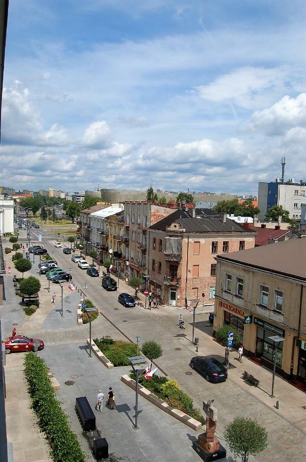 Family & Business Sauna Apartments Rynek Centrum Downtown - 2 Bedroom With Private Sauna, Balcony, Parking Kielce Exterior foto