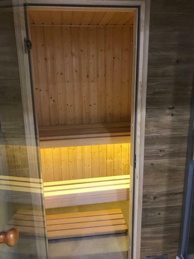 Family & Business Sauna Apartments Rynek Centrum Downtown - 2 Bedroom With Private Sauna, Balcony, Parking Kielce Exterior foto