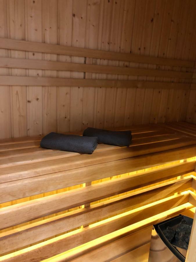 Family & Business Sauna Apartments Rynek Centrum Downtown - 2 Bedroom With Private Sauna, Balcony, Parking Kielce Exterior foto