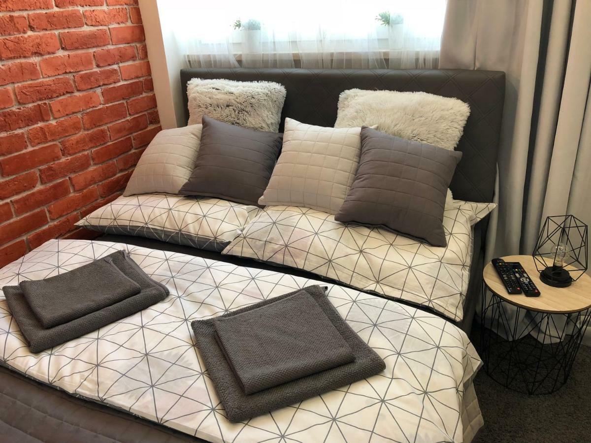 Family & Business Sauna Apartments Rynek Centrum Downtown - 2 Bedroom With Private Sauna, Balcony, Parking Kielce Exterior foto