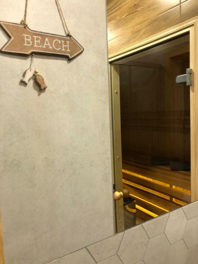 Family & Business Sauna Apartments Rynek Centrum Downtown - 2 Bedroom With Private Sauna, Balcony, Parking Kielce Exterior foto