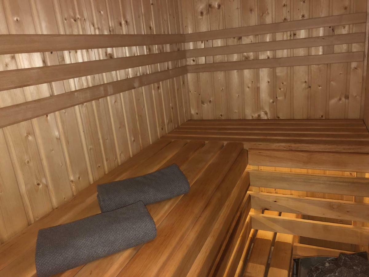 Family & Business Sauna Apartments Rynek Centrum Downtown - 2 Bedroom With Private Sauna, Balcony, Parking Kielce Exterior foto